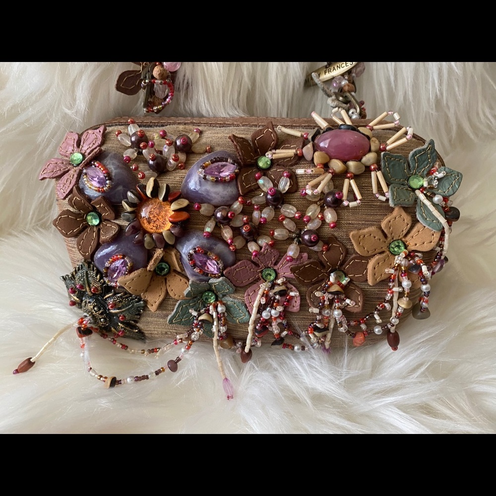 Mary Frances shoulder/clutch. Gorgeous!